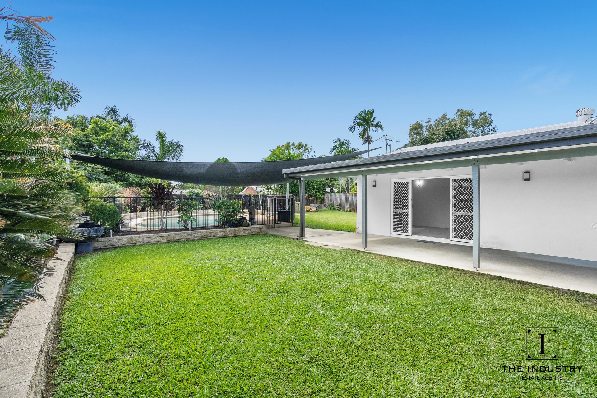 20 Periwinkle Avenue, Trinity Beach, QLD 4879 AUS