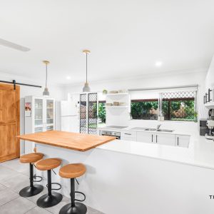 8 Banksia Close, Holloways Beach, QLD 4878 AUS