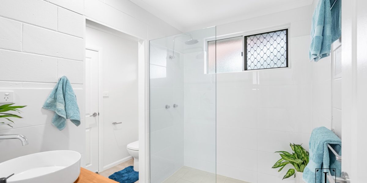 8 Banksia Close, Holloways Beach, QLD 4878 AUS