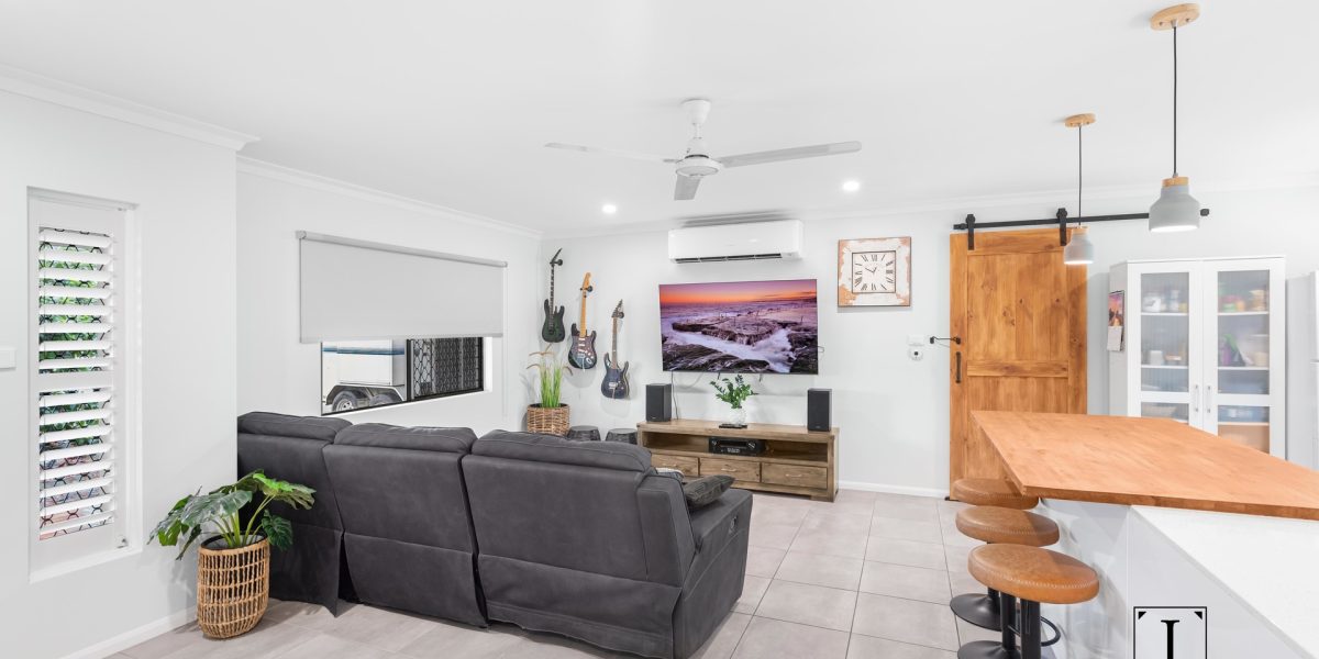 8 Banksia Close, Holloways Beach, QLD 4878 AUS