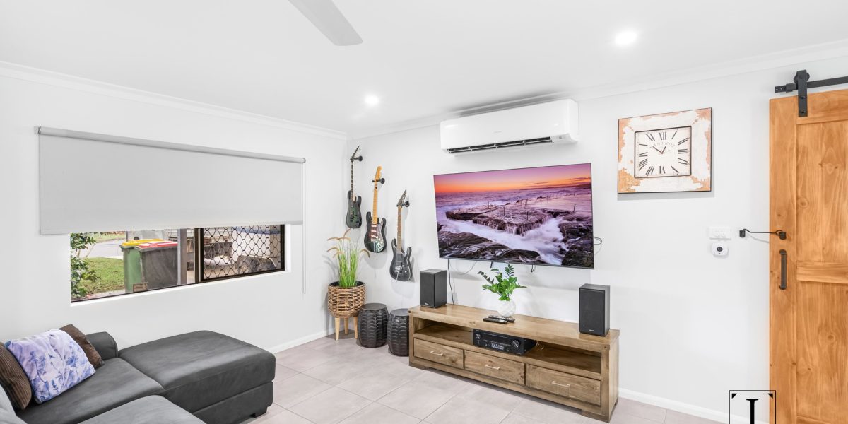 8 Banksia Close, Holloways Beach, QLD 4878 AUS