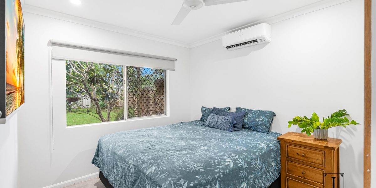 8 Banksia Close, Holloways Beach, QLD 4878 AUS