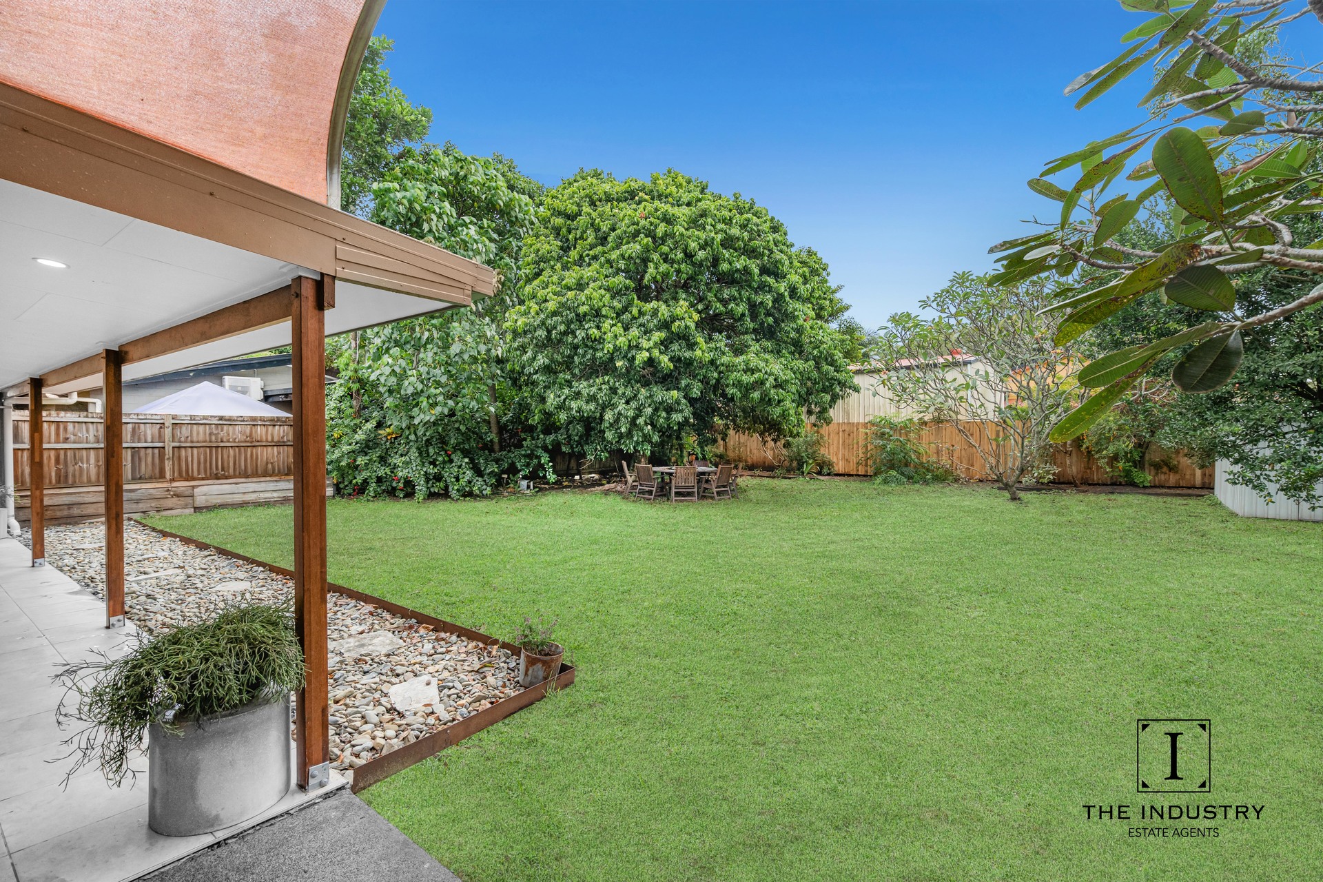 8 Banksia Close, Holloways Beach, QLD 4878 AUS