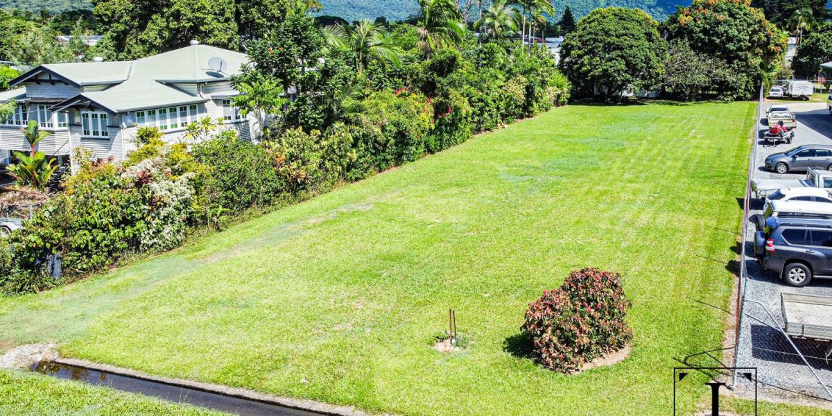 7 Thomas Street, Mossman, QLD 4873 AUS