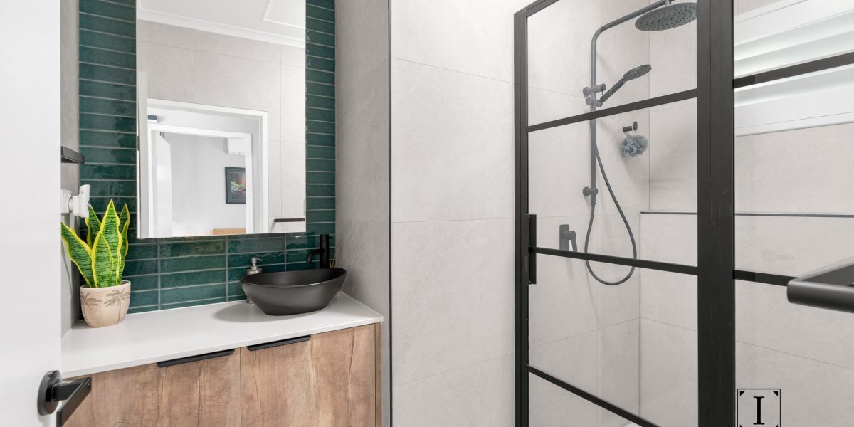 11 Hickory Street, Holloways Beach, QLD 4878 AUS