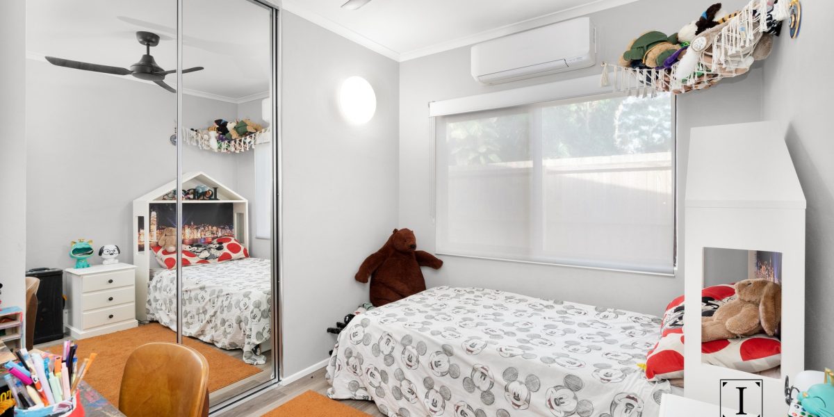 11 Hickory Street, Holloways Beach, QLD 4878 AUS
