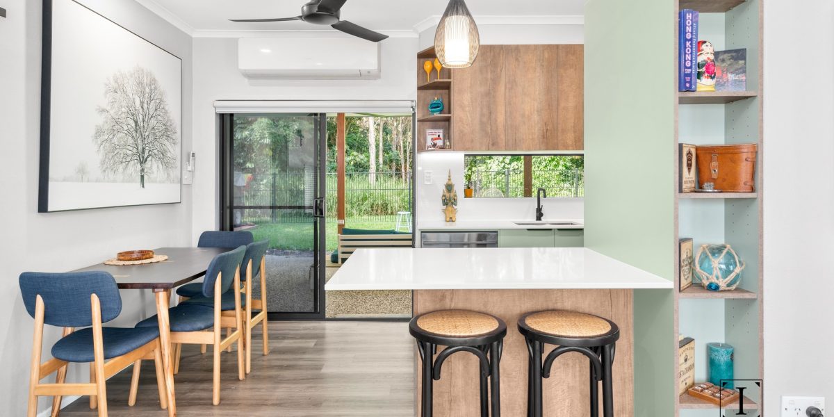 11 Hickory Street, Holloways Beach, QLD 4878 AUS