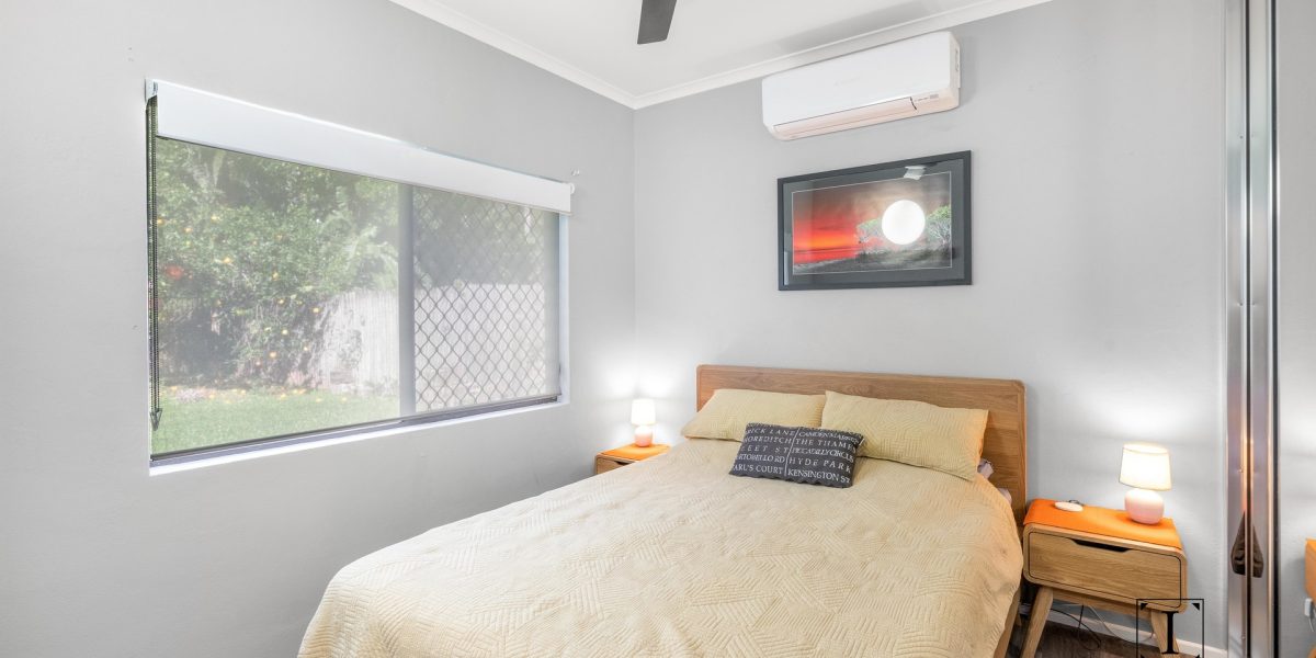 11 Hickory Street, Holloways Beach, QLD 4878 AUS