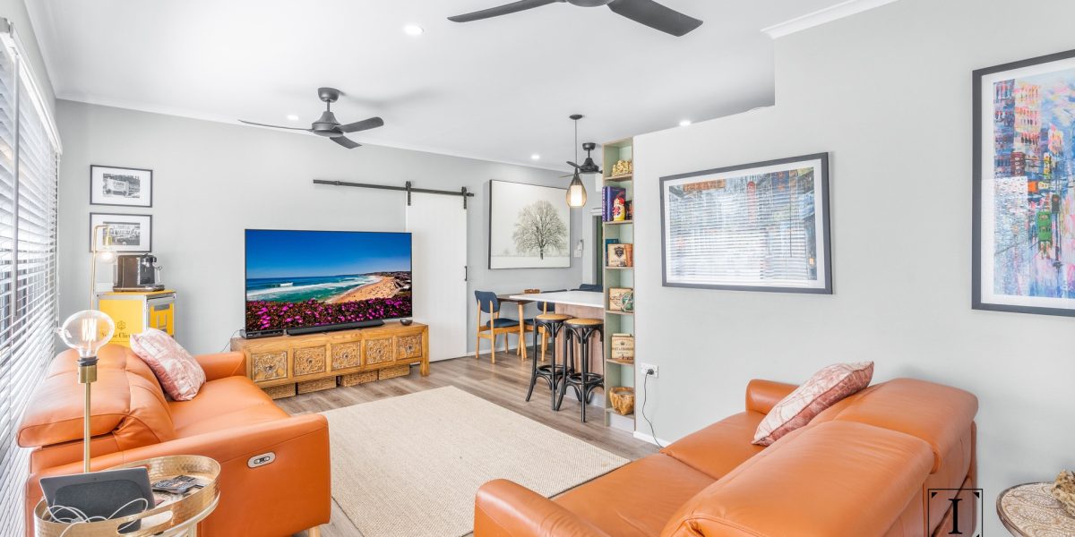 11 Hickory Street, Holloways Beach, QLD 4878 AUS