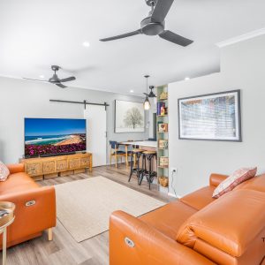11 Hickory Street, Holloways Beach, QLD 4878 AUS
