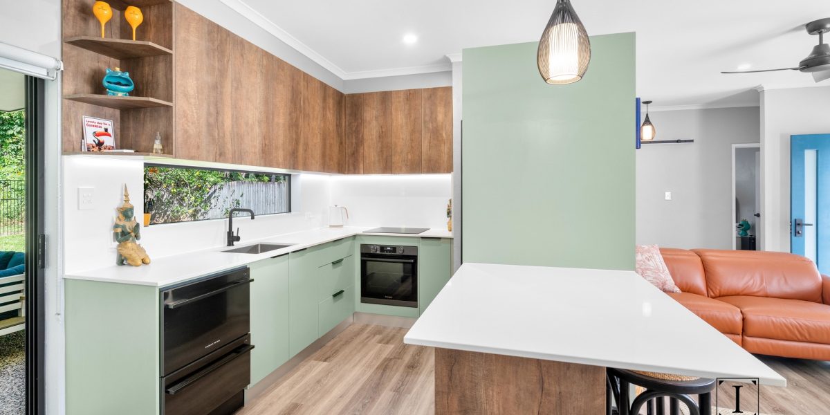 11 Hickory Street, Holloways Beach, QLD 4878 AUS