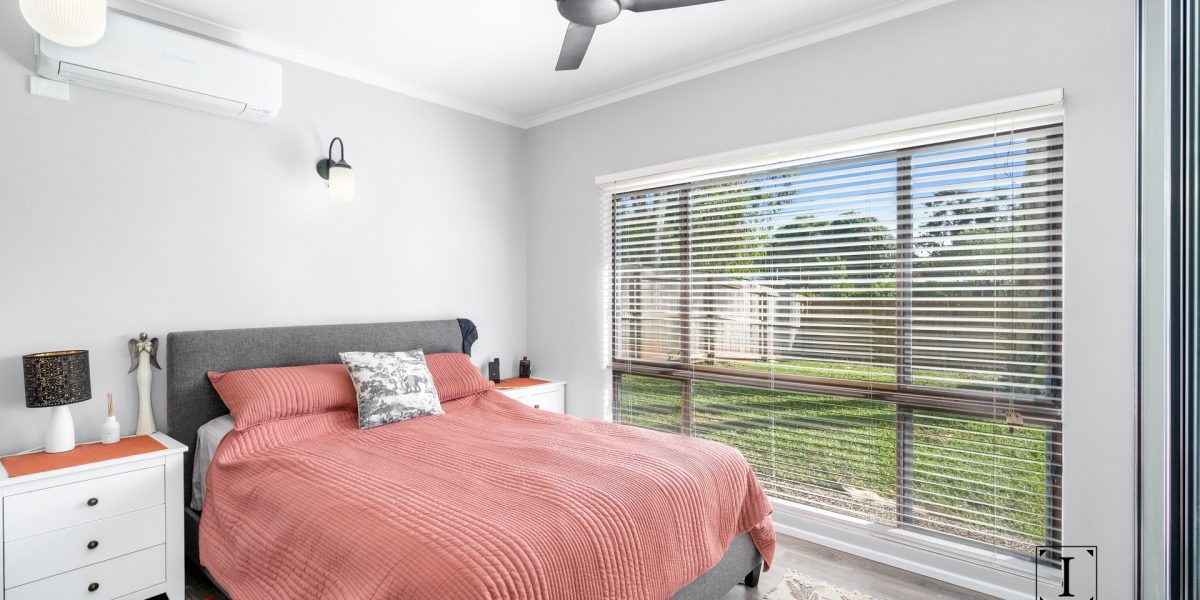 11 Hickory Street, Holloways Beach, QLD 4878 AUS