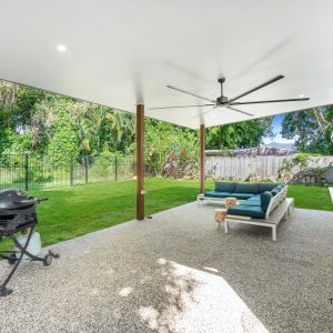 11 Hickory Street, Holloways Beach, QLD 4878 AUS