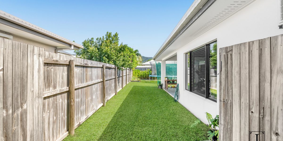 8 Durham Vista, Smithfield, QLD 4878 AUS