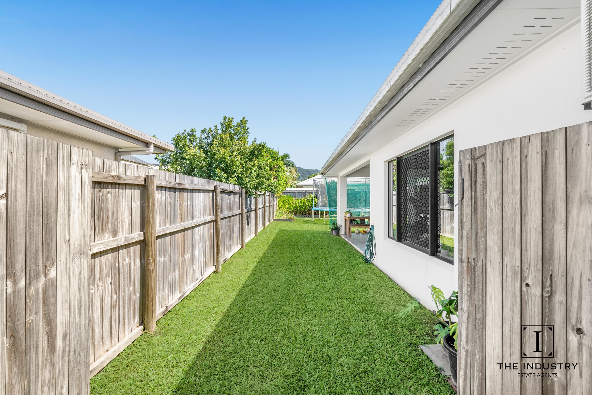 8 Durham Vista, Smithfield, QLD 4878 AUS