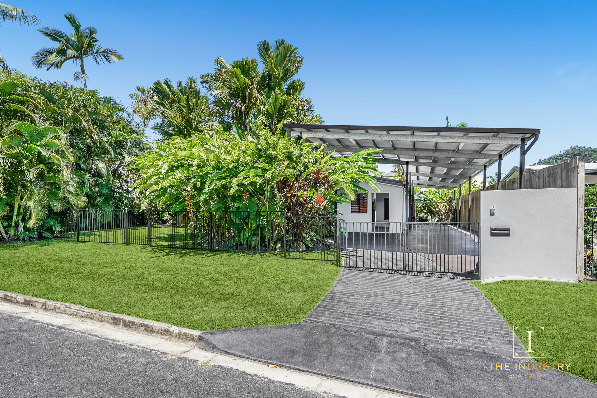 3 Corinda Close, Trinity Beach, QLD 4879 AUS