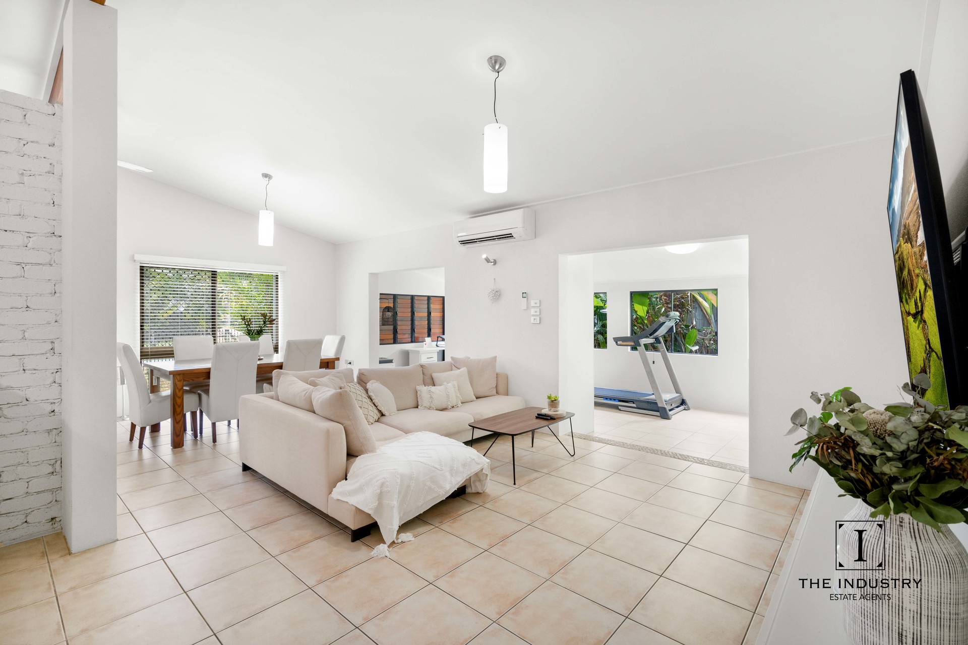 3 Corinda Close, Trinity Beach, QLD 4879 AUS