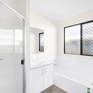 30 John Malcom Street, Redlynch, QLD 4870 AUS