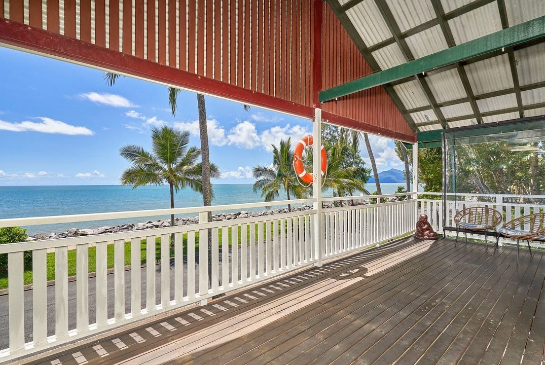 229 Oshea Esplanade, Machans Beach, QLD 4878 AUS