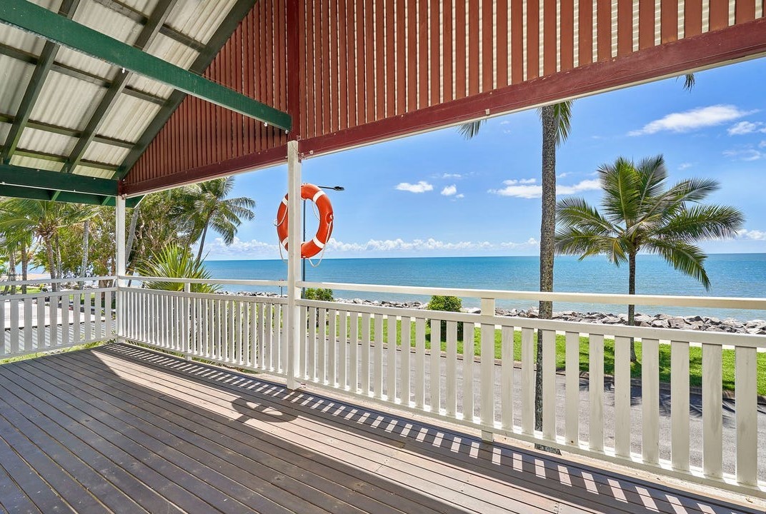 229 Oshea Esplanade, Machans Beach, QLD 4878 AUS