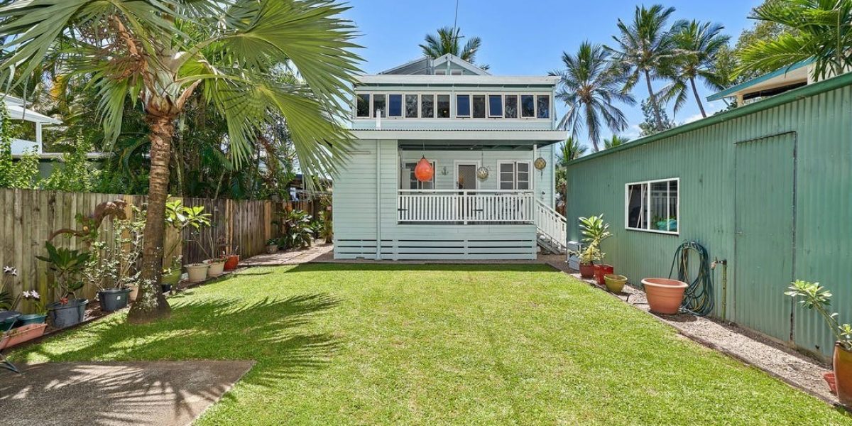 229 Oshea Esplanade, Machans Beach, QLD 4878 AUS