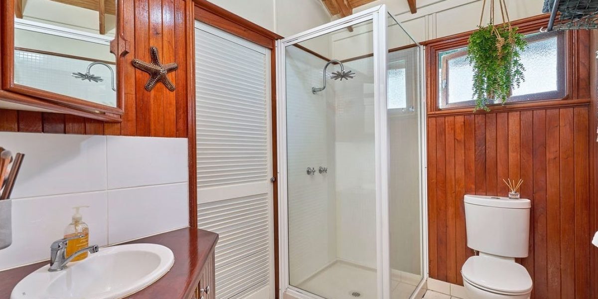 229 Oshea Esplanade, Machans Beach, QLD 4878 AUS