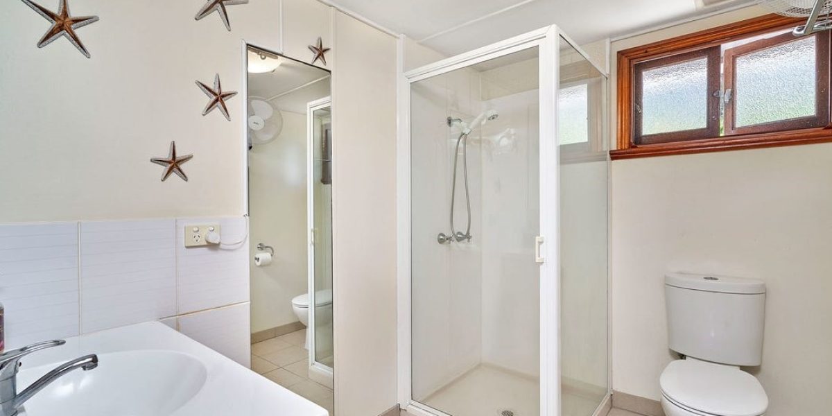 229 Oshea Esplanade, Machans Beach, QLD 4878 AUS