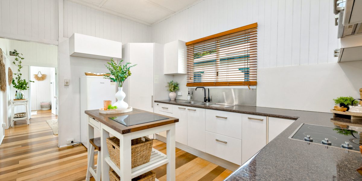 28 Tills Street, Westcourt, QLD 4870 AUS