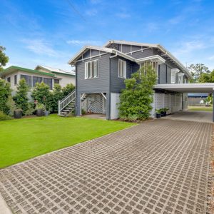 28 Tills Street, Westcourt, QLD 4870 AUS