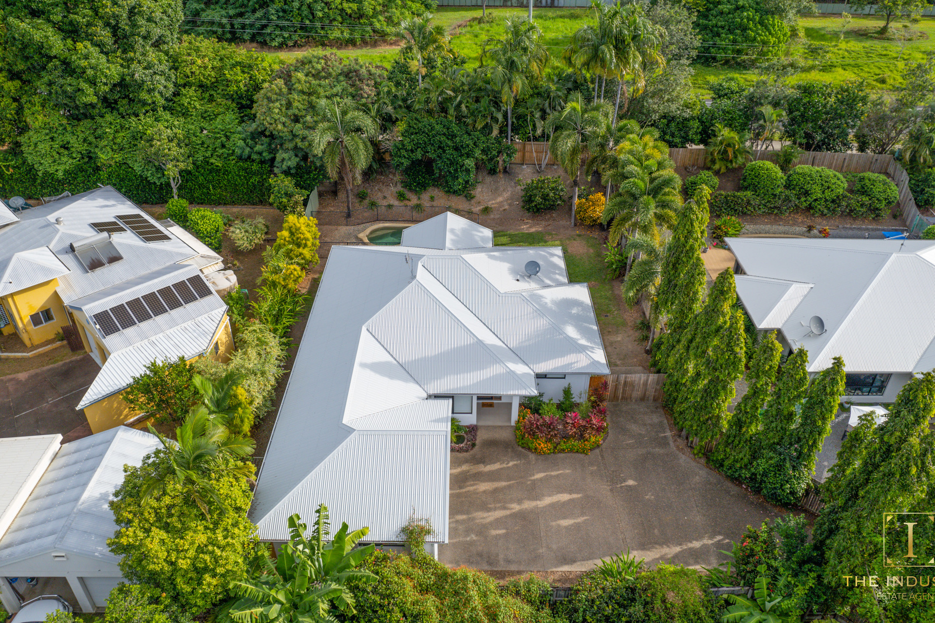 27 Castor Street, Clifton Beach, QLD 4879 AUS