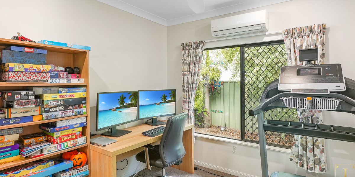 27 Castor Street, Clifton Beach, QLD 4879 AUS