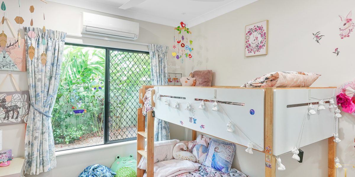 27 Castor Street, Clifton Beach, QLD 4879 AUS
