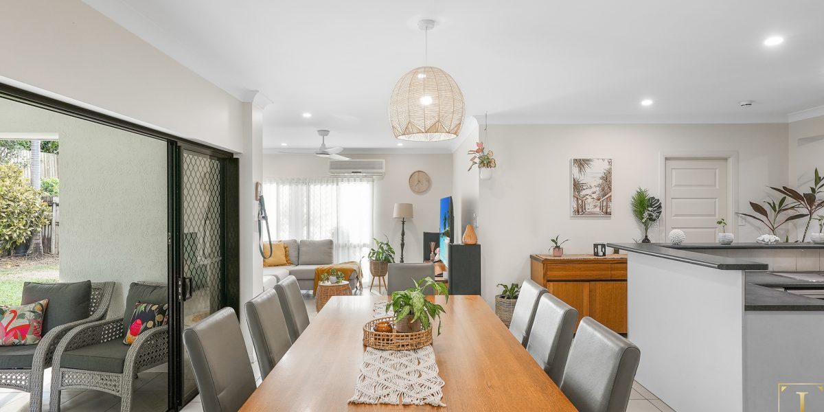 27 Castor Street, Clifton Beach, QLD 4879 AUS