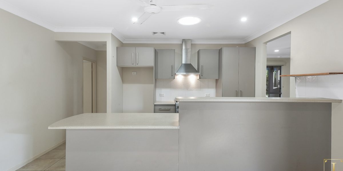 34 Perserverance Street, Redlynch, QLD 4870 AUS