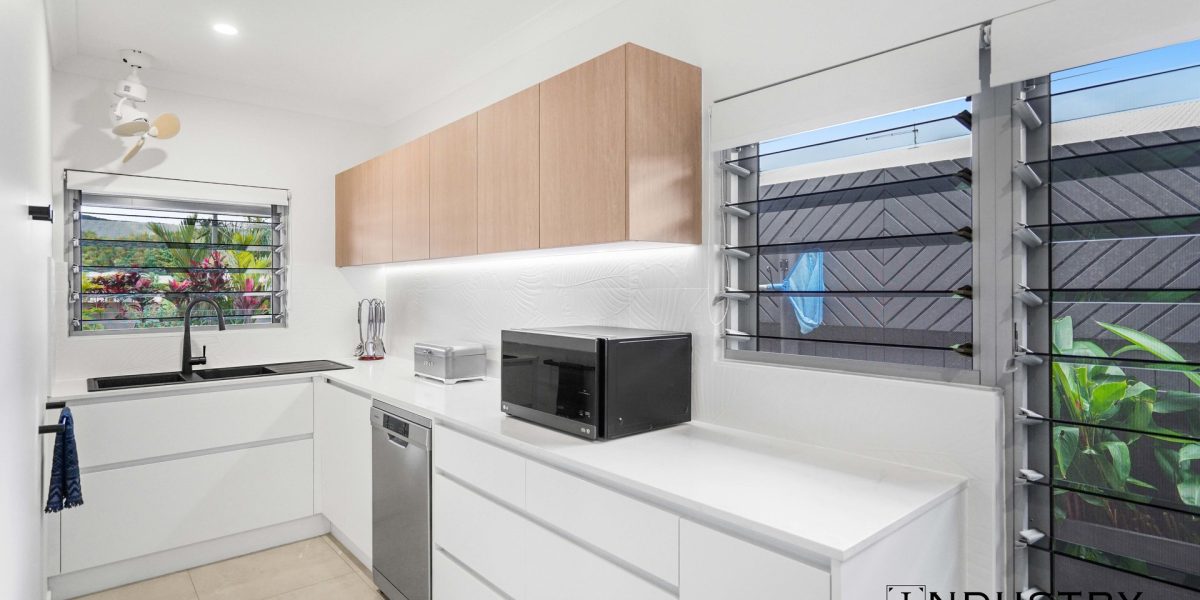 35 Lagoon Drive, Trinity Beach, QLD 4879 AUS