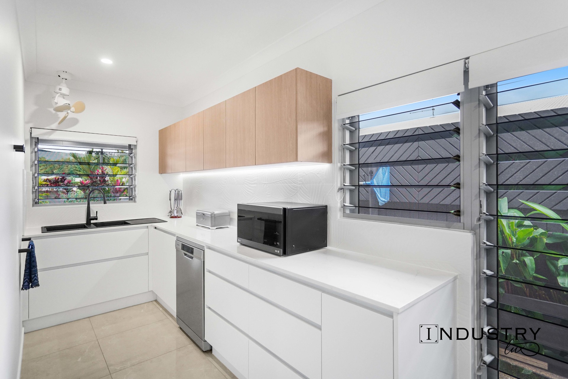 35 Lagoon Drive, Trinity Beach, QLD 4879 AUS