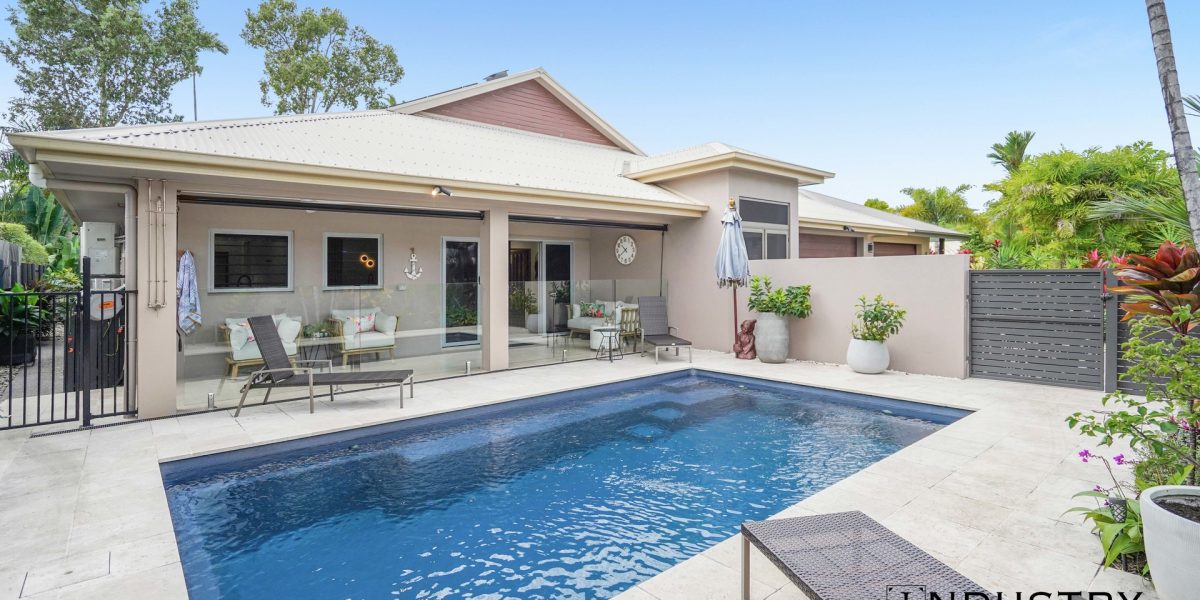 35 Lagoon Drive, Trinity Beach, QLD 4879 AUS
