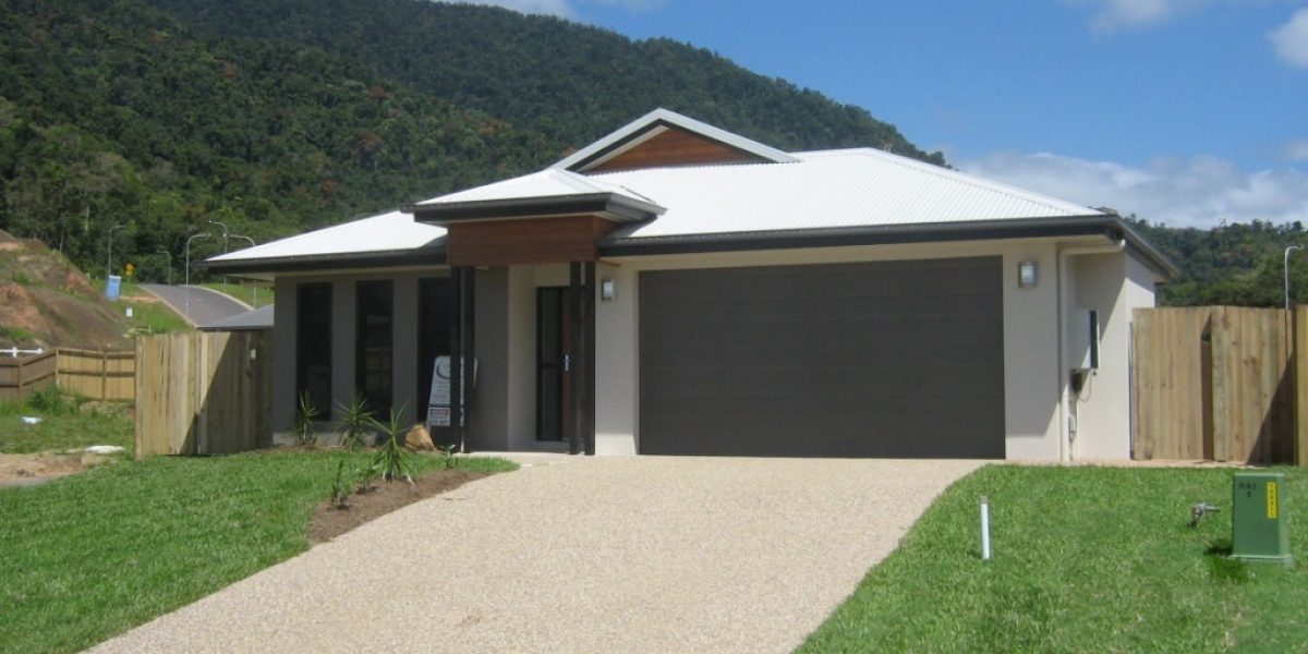 8 Nairen Close, Redlynch, QLD 4870 AUS