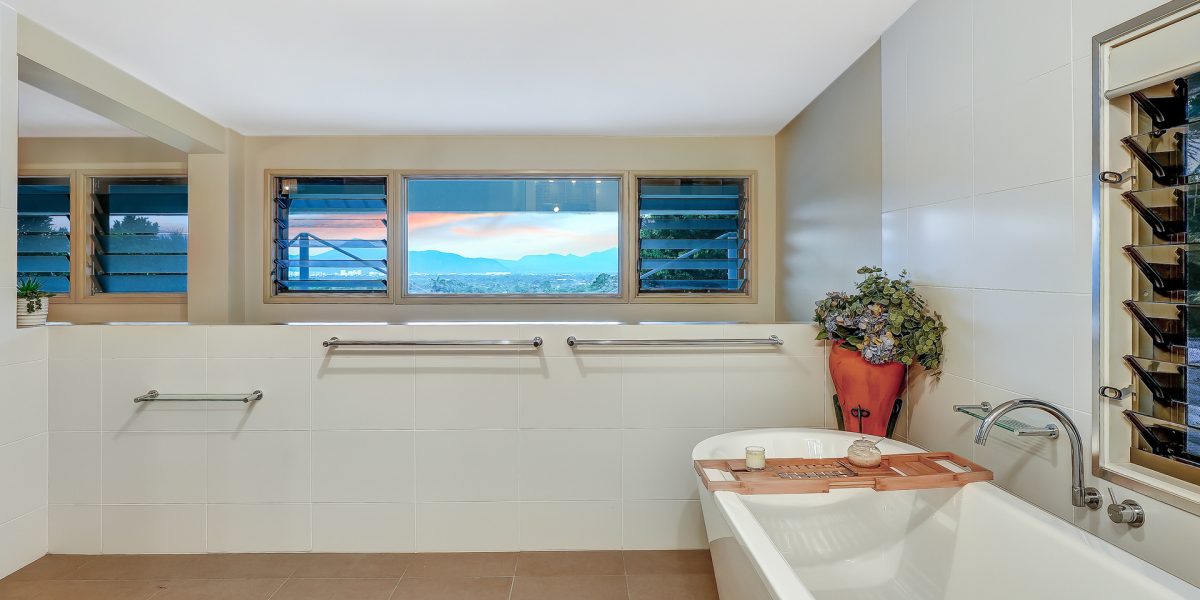 120 Nolan Street, Whitfield, QLD 4870 AUS