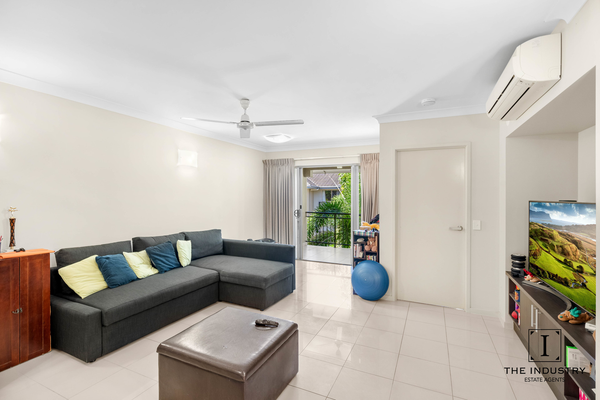 1335/37-41 Mann Street, Westcourt, QLD 4870 AUS