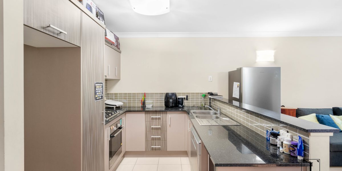 1335/37-41 Mann Street, Westcourt, QLD 4870 AUS