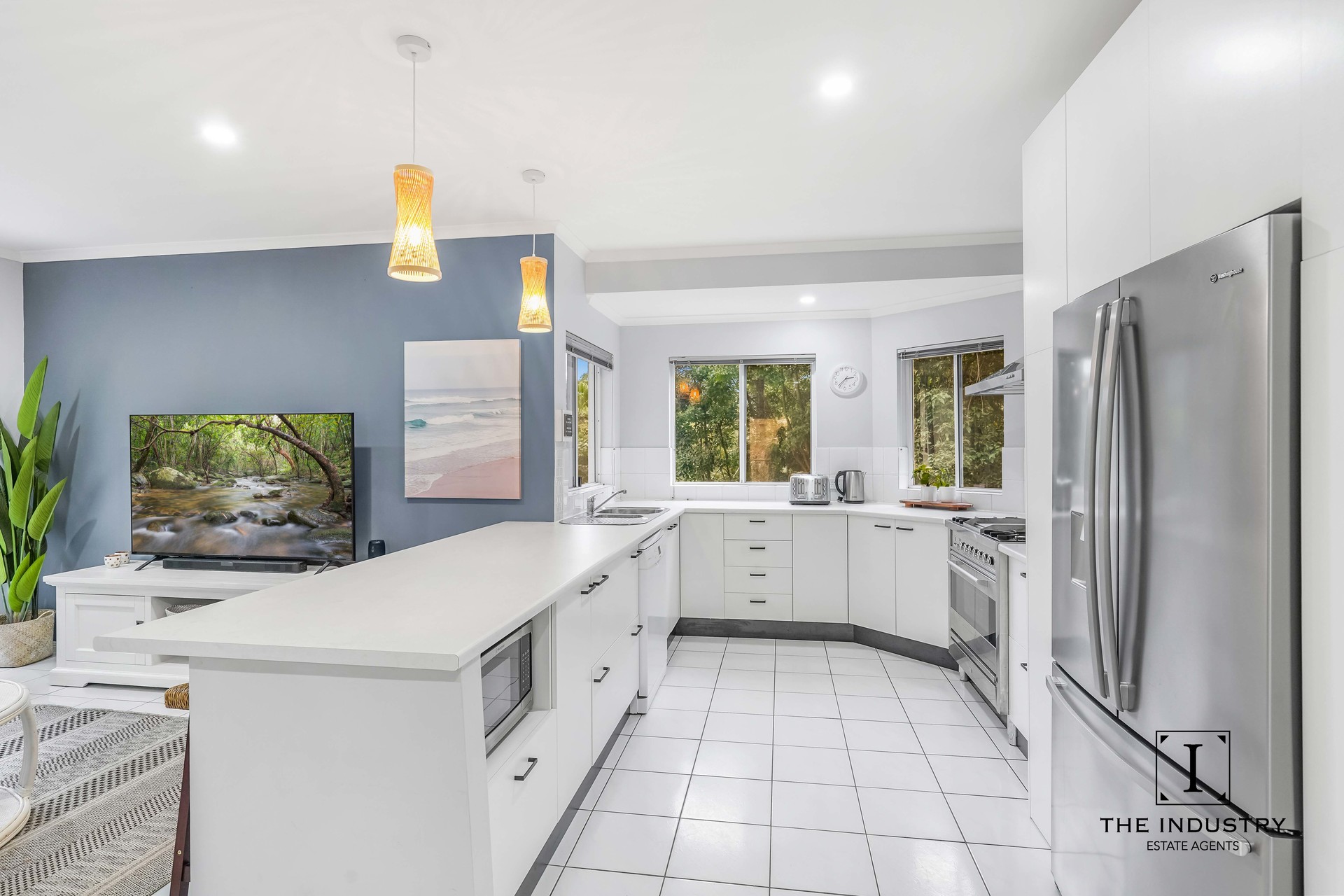 10 Tari Place, Trinity Beach, QLD 4879 AUS