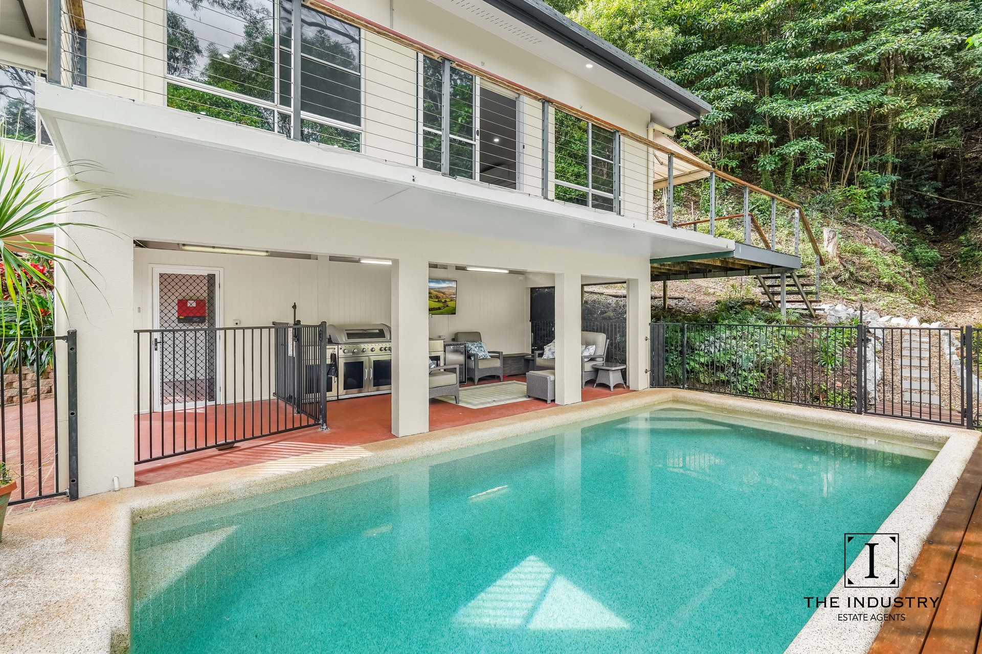 10 Tari Place, Trinity Beach, QLD 4879 AUS