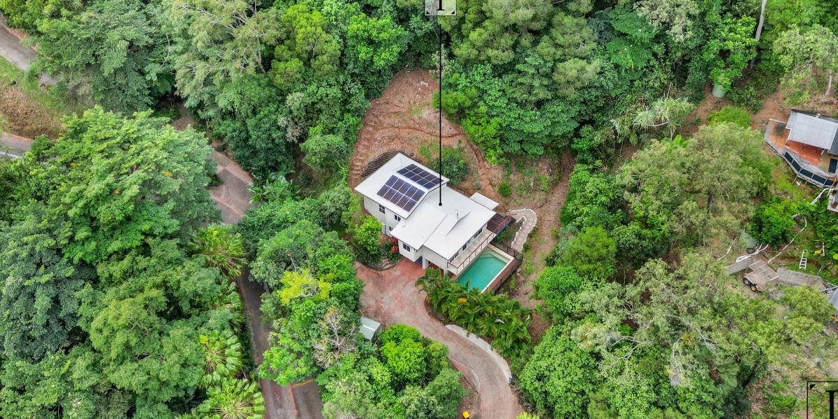 10 Tari Place, Trinity Beach, QLD 4879 AUS