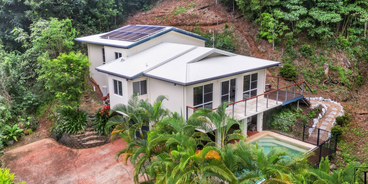 10 Tari Place, Trinity Beach, QLD 4879 AUS
