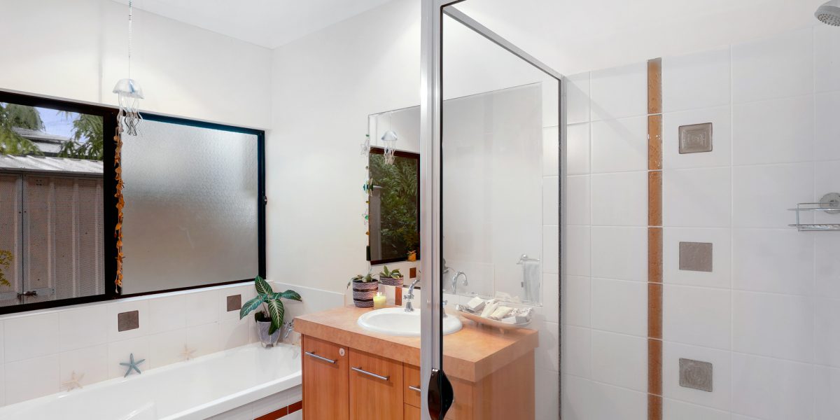 20 Batt Street, Clifton Beach, QLD 4879 AUS