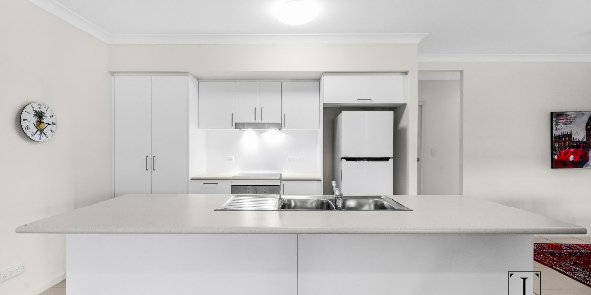 8 Murrinda Gardens, Trinity Park, QLD 4879 AUS