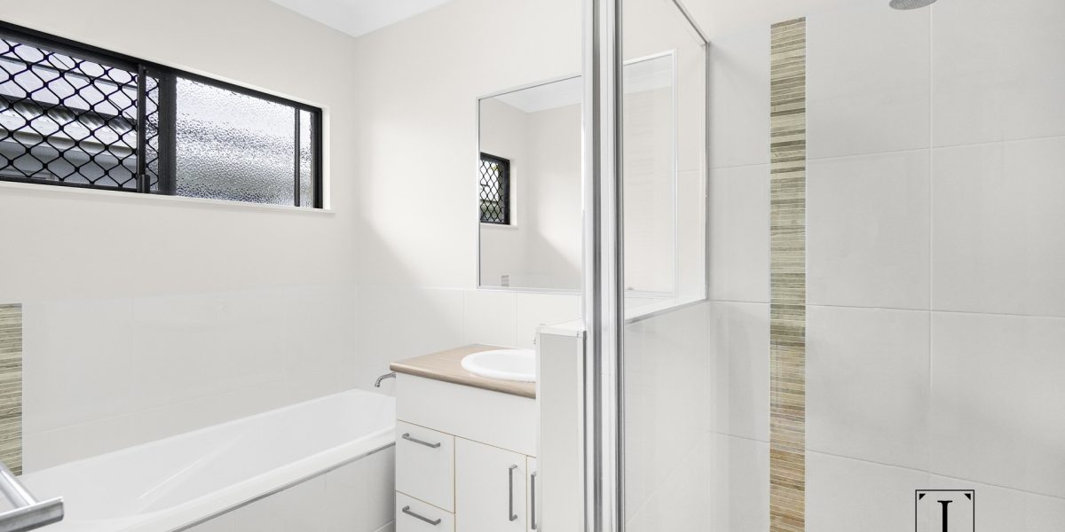 8 Murrinda Gardens, Trinity Park, QLD 4879 AUS