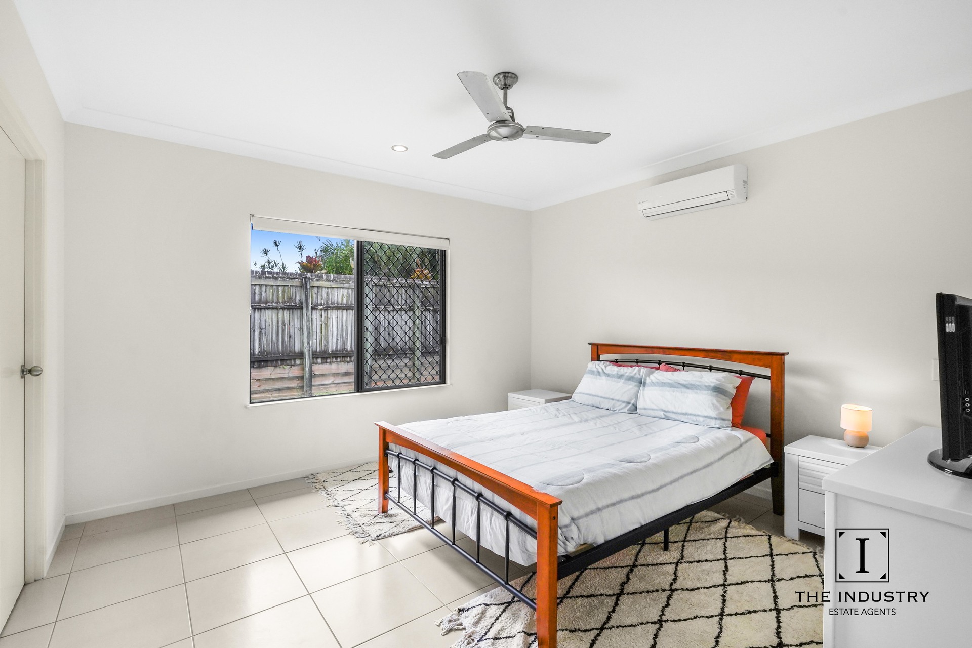 8 Murrinda Gardens, Trinity Park, QLD 4879 AUS