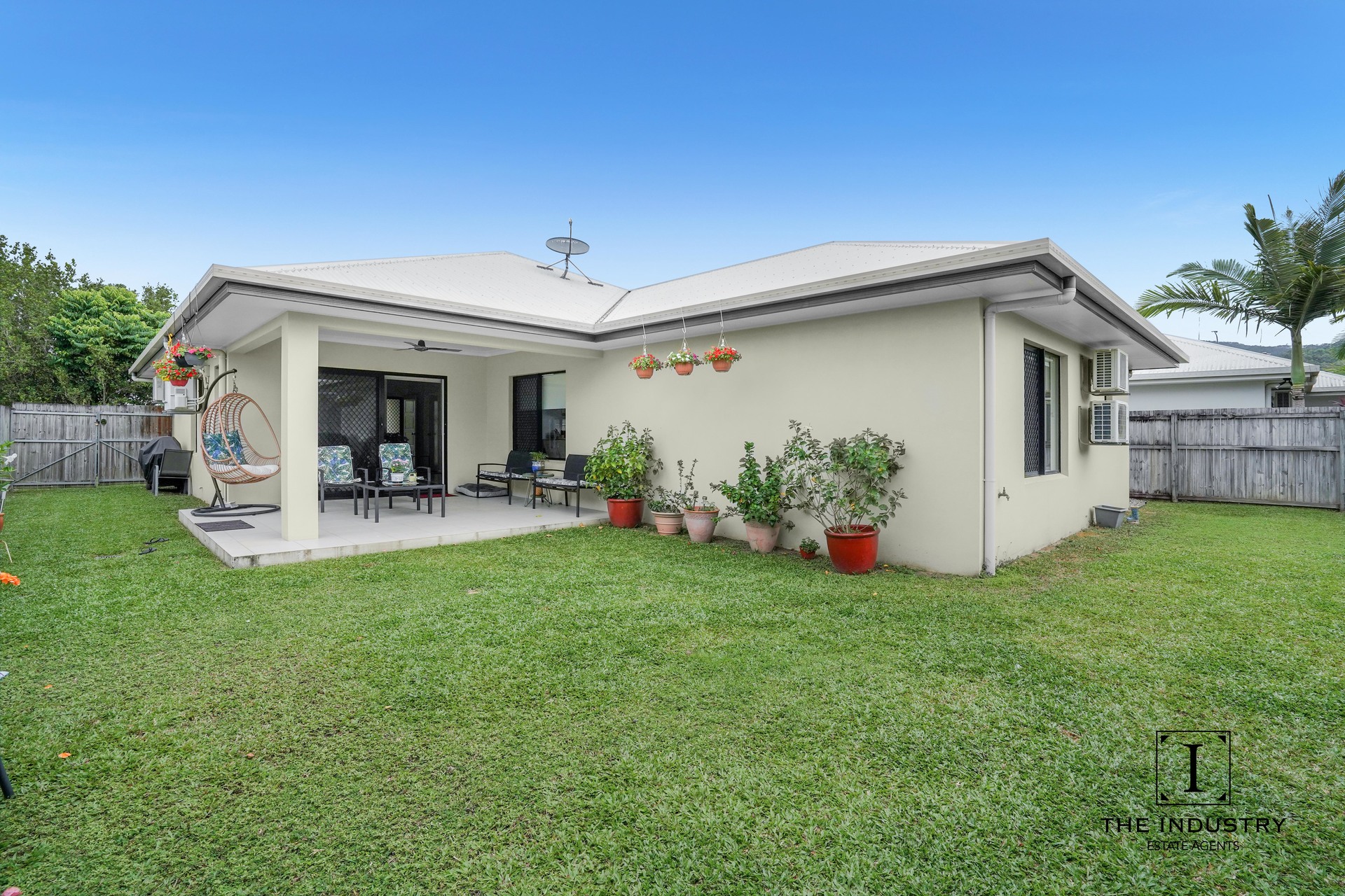 8 Murrinda Gardens, Trinity Park, QLD 4879 AUS